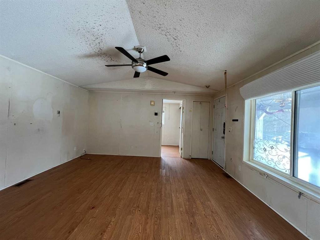 5010 49 Avenue, Robb, AB - Indoor Photo Showing Other Room