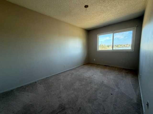 12-5231 6 Avenue, Edson, AB - Indoor Photo Showing Other Room