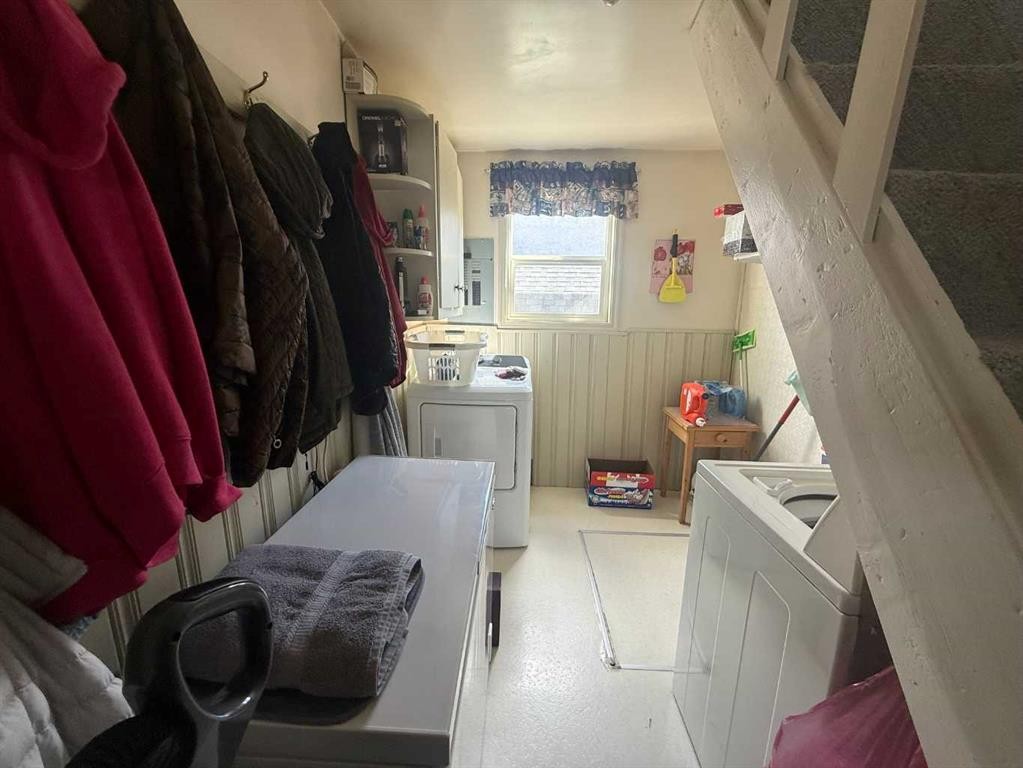 4820 17 Avenue, Edson, AB - Indoor Photo Showing Laundry Room