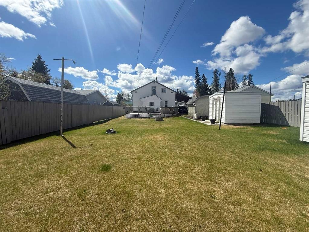 4820 17 Avenue, Edson, AB - Outdoor