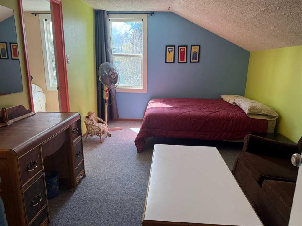 4820 17 Avenue, Edson, AB - Indoor Photo Showing Bedroom