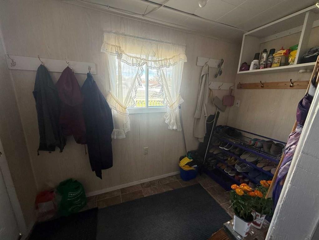 4820 17 Avenue, Edson, AB - Indoor