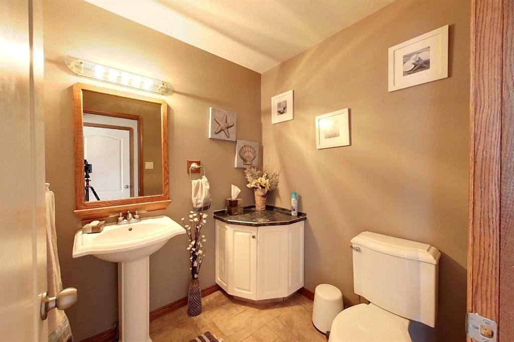 23 Springwood Drive Ne, Slave Lake, AB - Indoor Photo Showing Bathroom