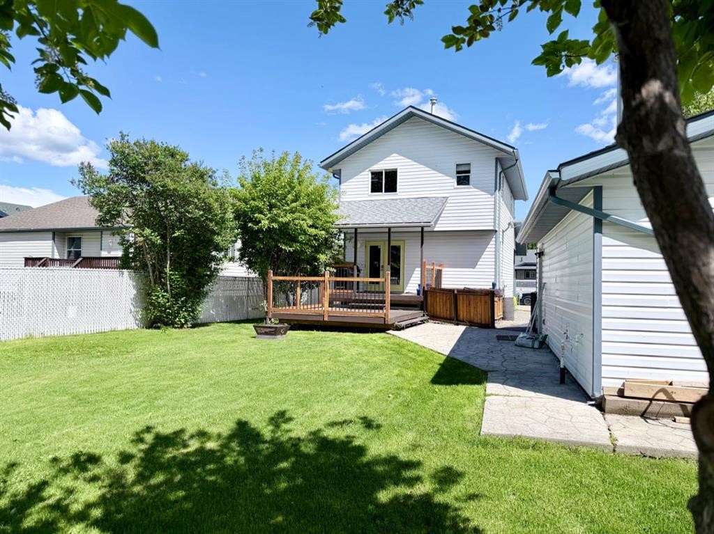 42 Olson Crescent, Whitecourt, AB