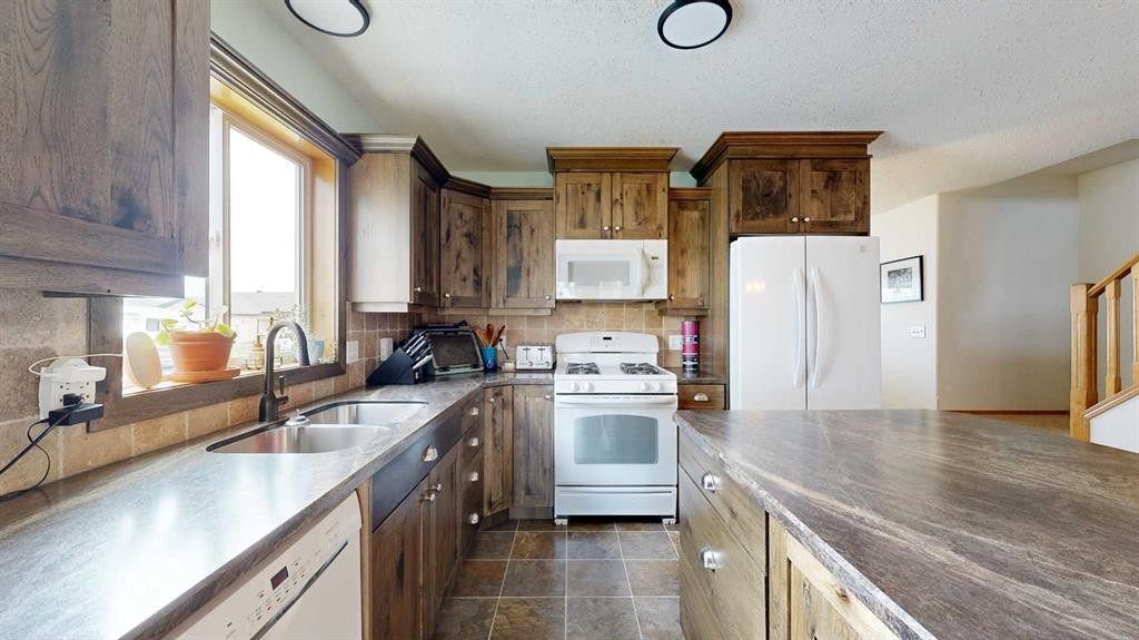 42 Olson Crescent, Whitecourt, AB