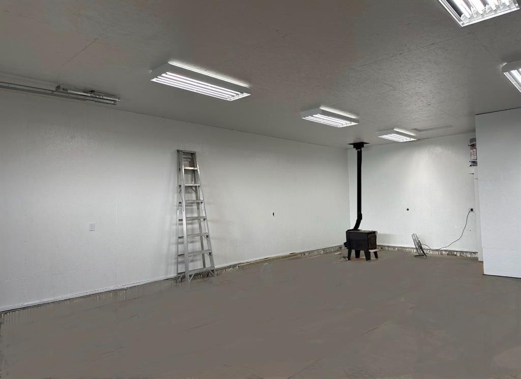 # 219 162 Peace River Avenue, Joussard, AB - Indoor Photo Showing Garage