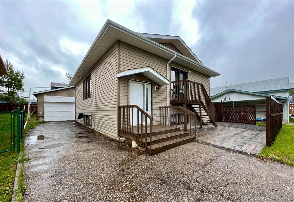 3209 45 Avenue, Athabasca, AB - Outdoor With Deck Patio Veranda With Exterior