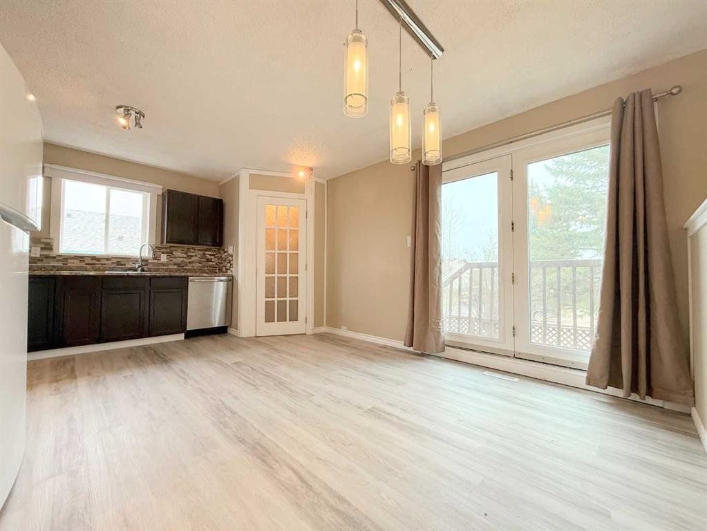 3209 45 Avenue, Athabasca, AB - Indoor Photo Showing Kitchen