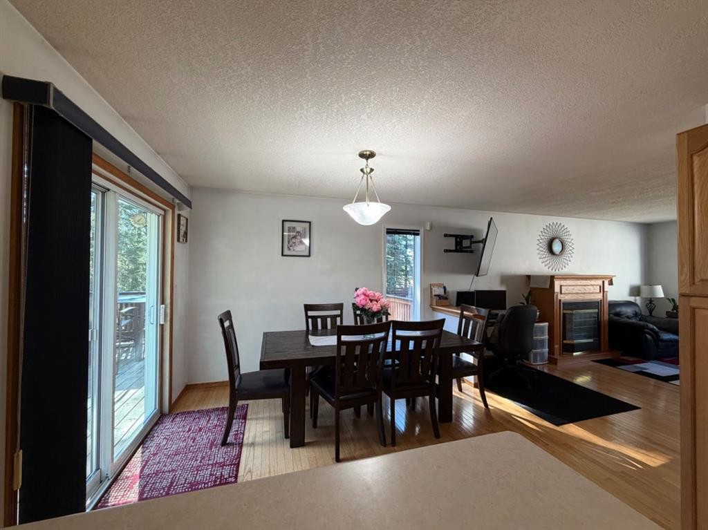 53404A Highway 748 E, Rural Yellowhead County, AB - Indoor Photo Showing Dining Room