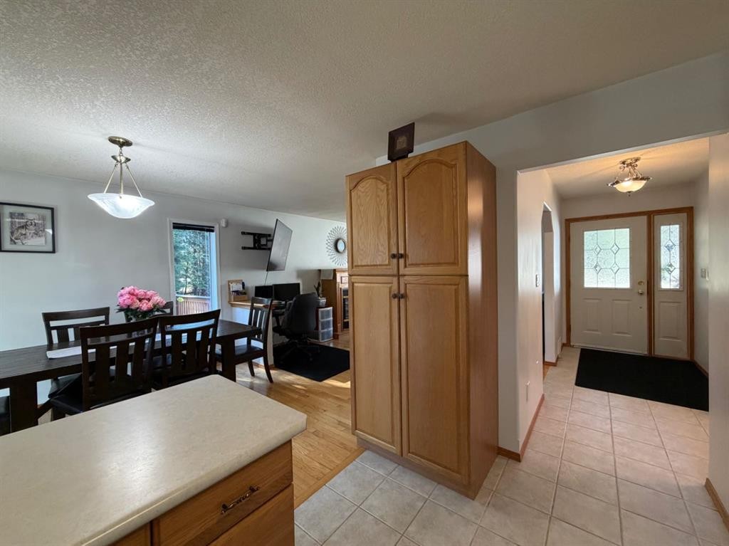 53404A Highway 748 E, Rural Yellowhead County, AB - Indoor Photo Showing Dining Room