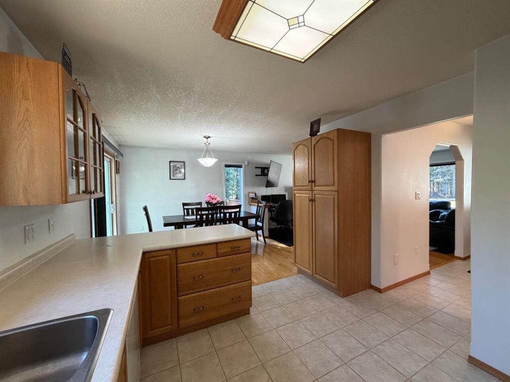 53404A Highway 748 E, Rural Yellowhead County, AB - Indoor Photo Showing Kitchen