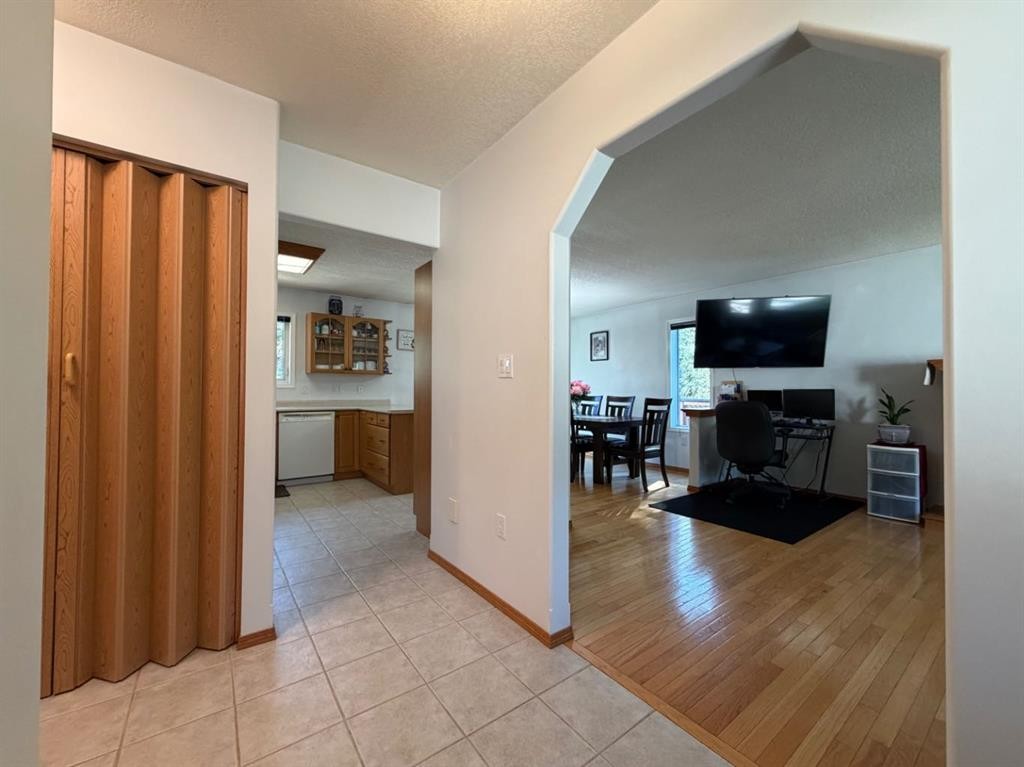 53404A Highway 748 E, Rural Yellowhead County, AB - Indoor