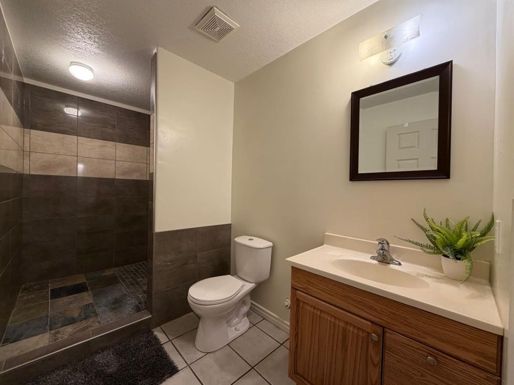 53404A Highway 748 E, Rural Yellowhead County, AB - Indoor Photo Showing Bathroom