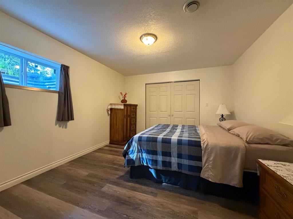 53404A Highway 748 E, Rural Yellowhead County, AB - Indoor Photo Showing Bedroom