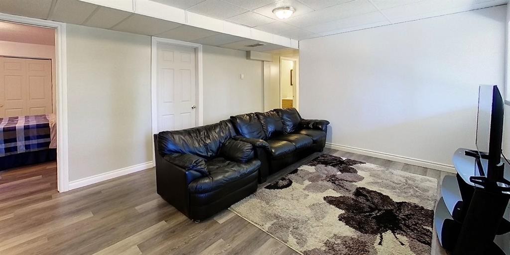 53404A Highway 748 E, Rural Yellowhead County, AB - Indoor Photo Showing Living Room