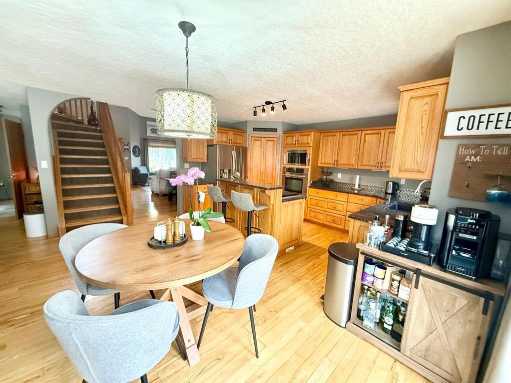 150 Hallam Drive, Hinton, AB - Indoor Photo Showing Dining Room