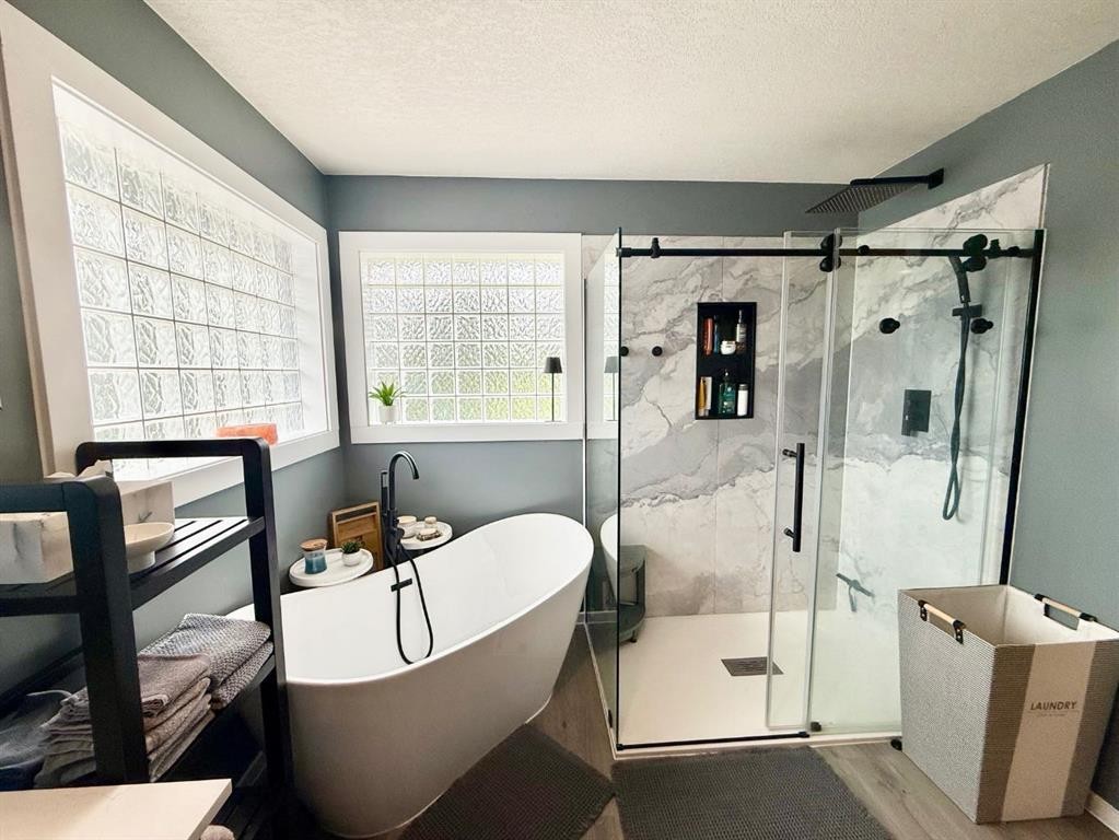 150 Hallam Drive, Hinton, AB - Indoor Photo Showing Bathroom