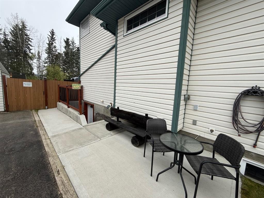 150 Hallam Drive, Hinton, AB - Outdoor With Exterior