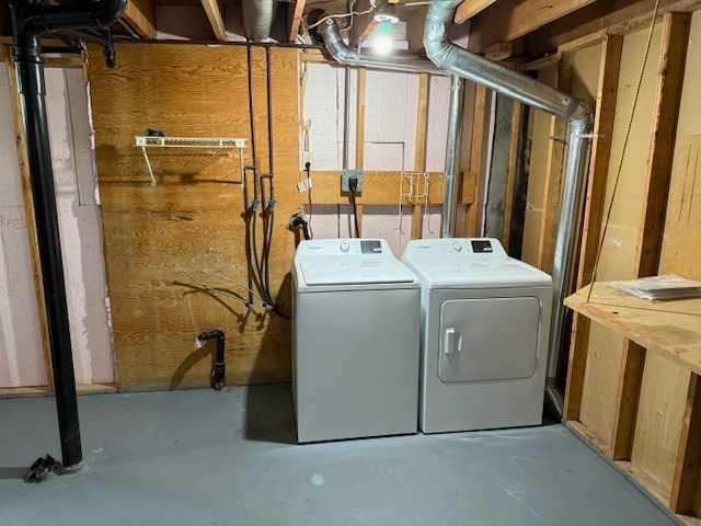 11 Chaisson Crossing, Whitecourt, AB - Indoor Photo Showing Laundry Room
