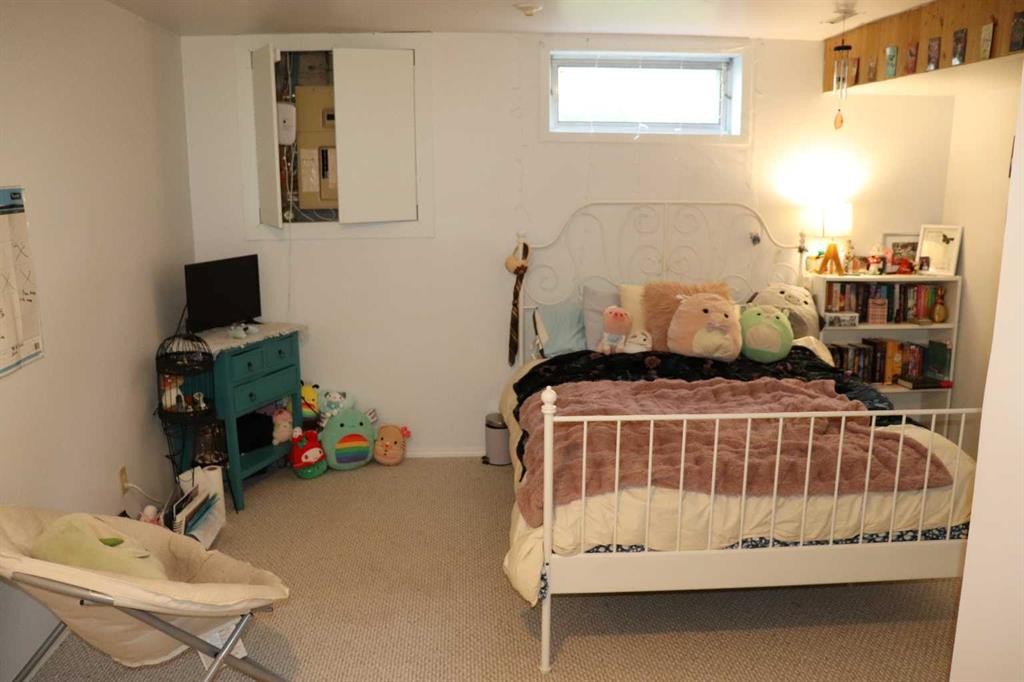 5707 9 Avenue, Edson, AB - Indoor Photo Showing Bedroom