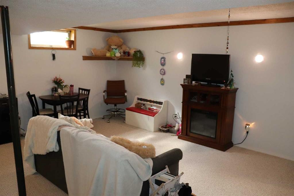 5707 9 Avenue, Edson, AB - Indoor