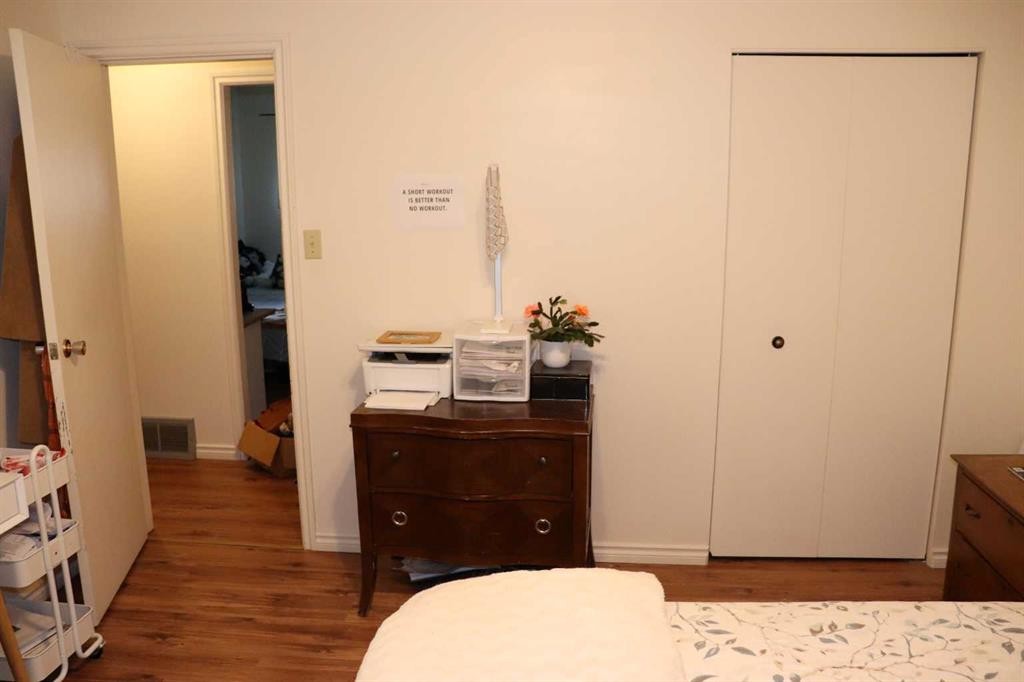 5707 9 Avenue, Edson, AB - Indoor Photo Showing Bedroom