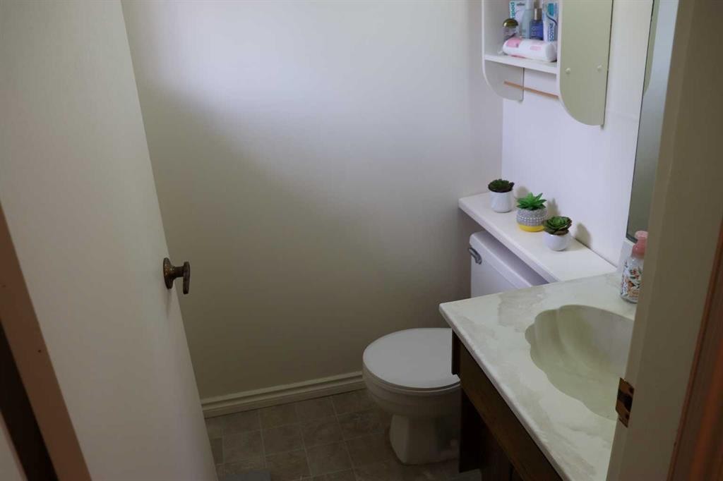 5707 9 Avenue, Edson, AB - Indoor Photo Showing Bathroom