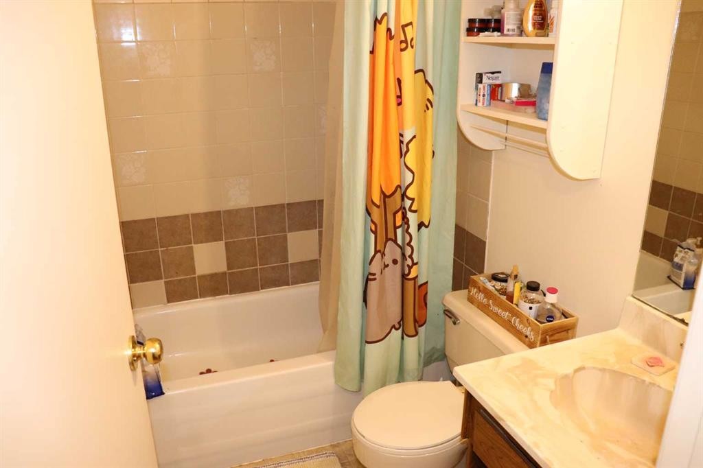 5707 9 Avenue, Edson, AB - Indoor Photo Showing Bathroom