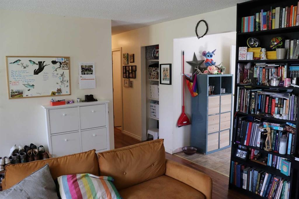 5707 9 Avenue, Edson, AB - Indoor