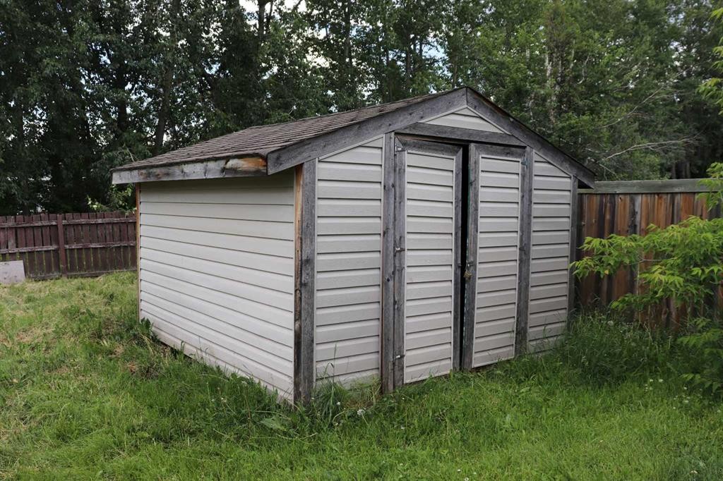 5707 9 Avenue, Edson, AB - Outdoor