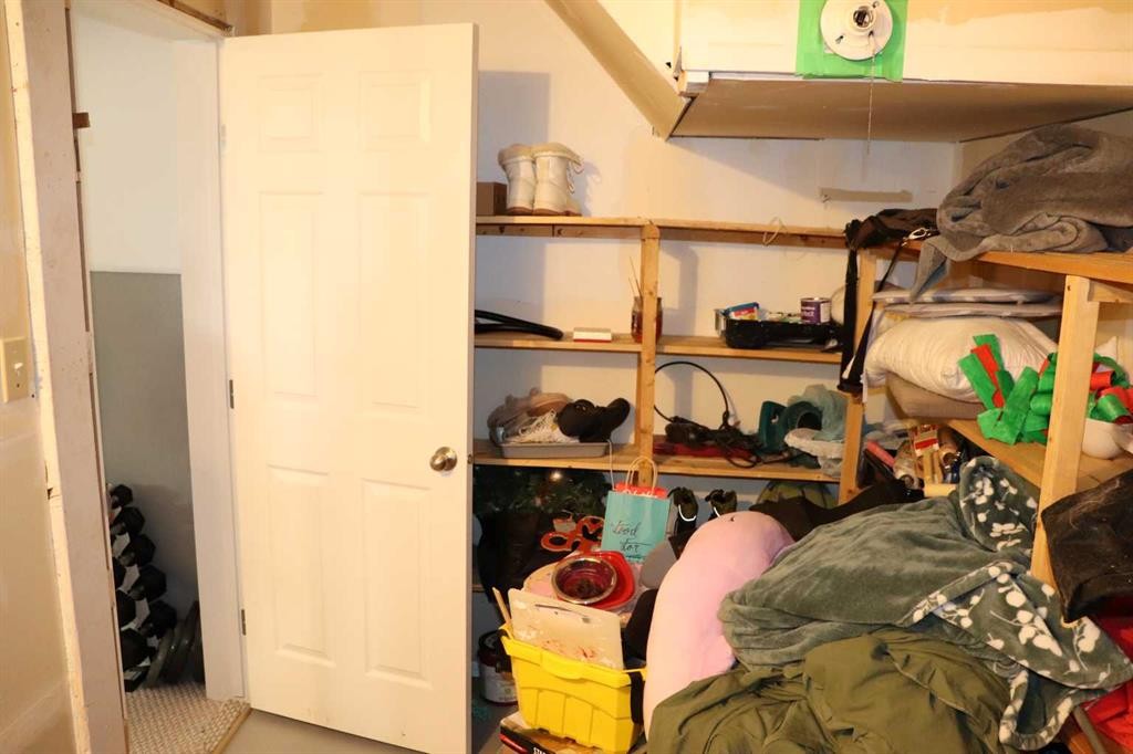 5707 9 Avenue, Edson, AB - Indoor Photo Showing Other Room