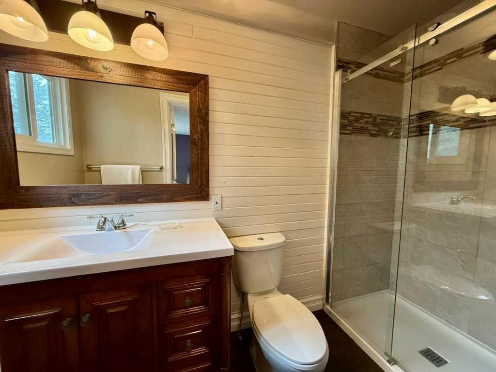 147 Seabolt Crescent, Hinton, AB - Indoor Photo Showing Bathroom
