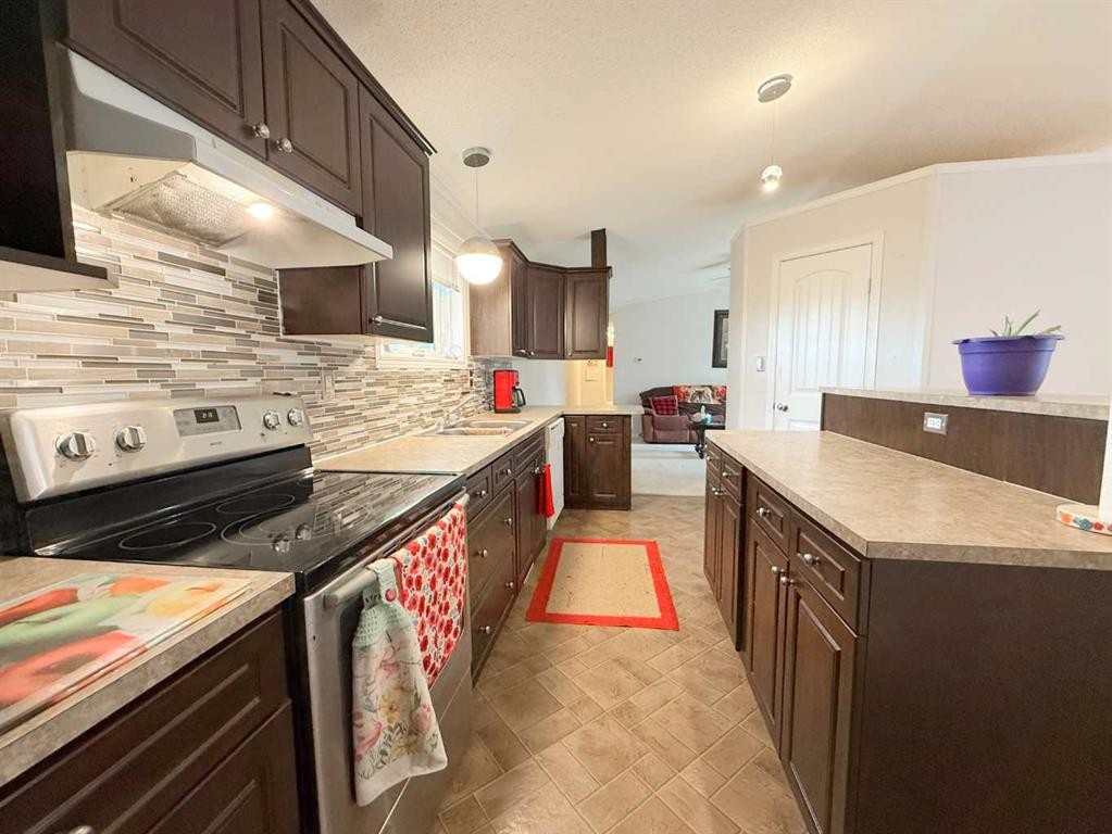 682001A Range Road 222.9, Rural Athabasca County, AB - Indoor Photo Showing Kitchen