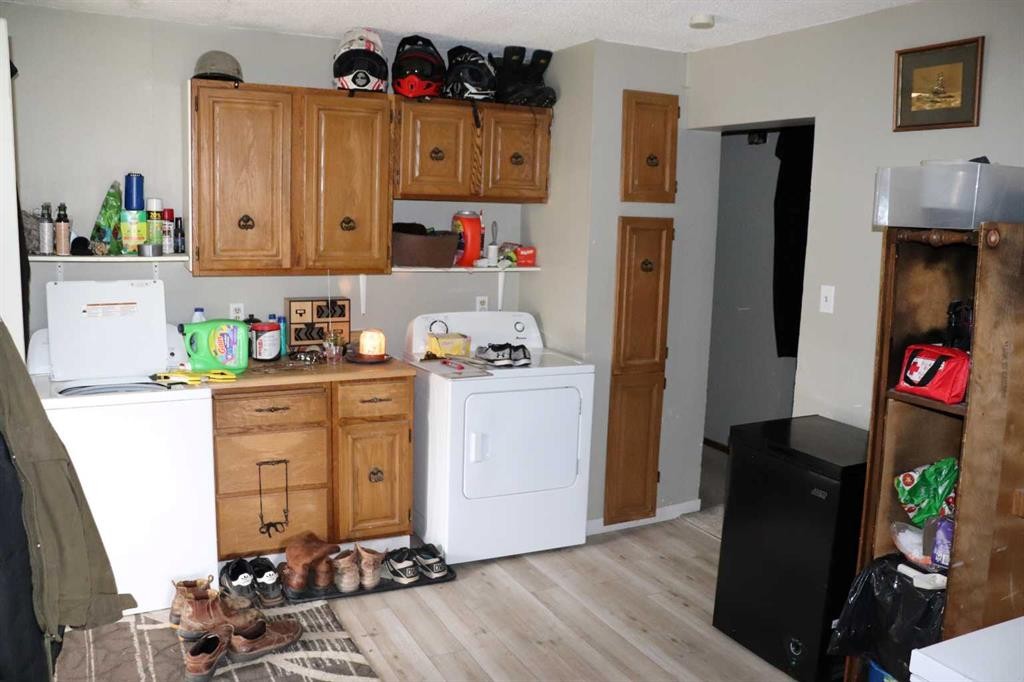 54525 Range Road 142B, Rural Yellowhead County, AB - Indoor Photo Showing Laundry Room