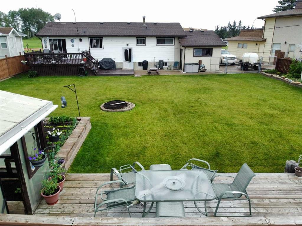 716 6 Avenue, Fox Creek, AB - Outdoor With Deck Patio Veranda