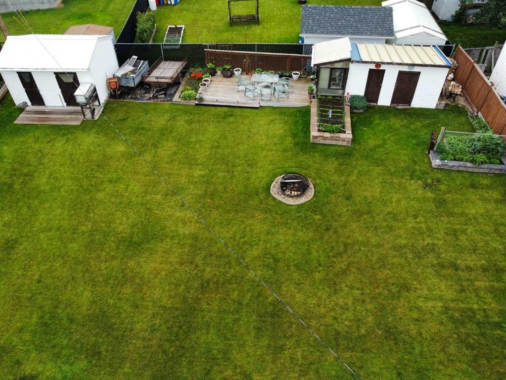 716 6 Avenue, Fox Creek, AB - Outdoor