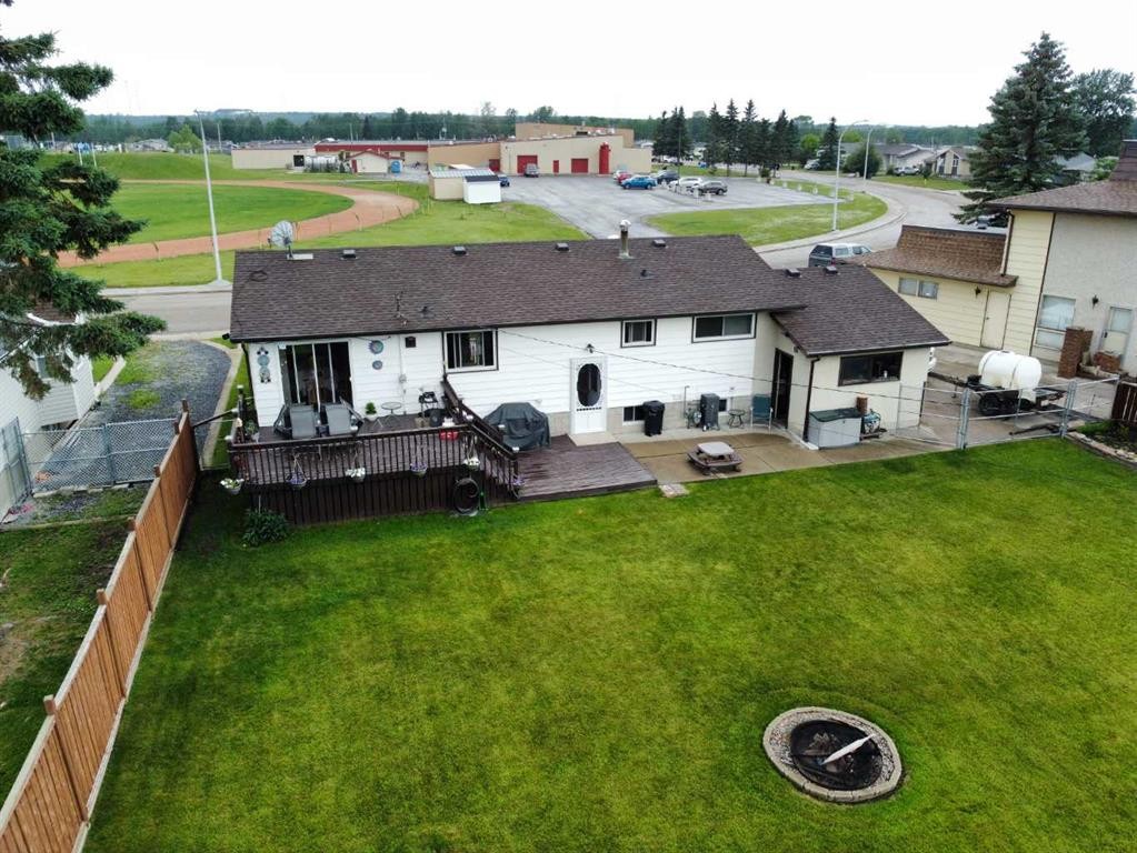 716 6 Avenue, Fox Creek, AB - Outdoor With Deck Patio Veranda