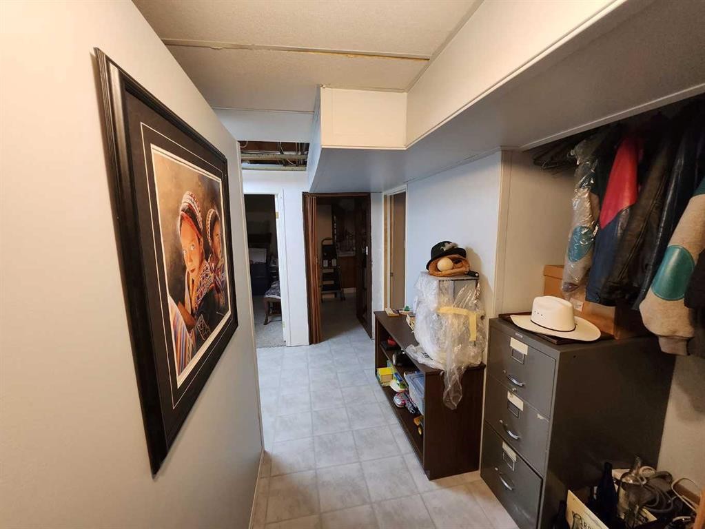 716 6 Avenue, Fox Creek, AB - Indoor Photo Showing Other Room