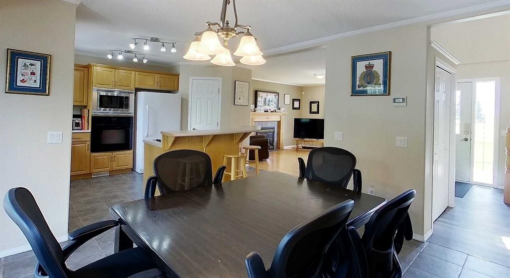 1-53018 Range Rd 175, Rural Yellowhead County, AB - Indoor Photo Showing Dining Room