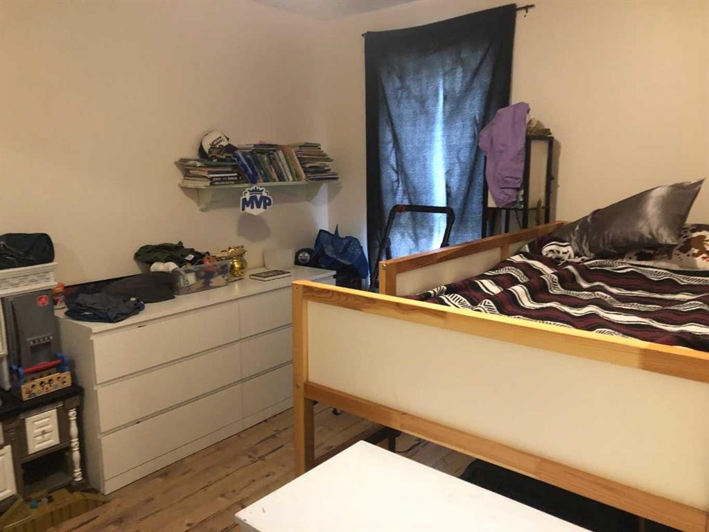 457-318 Collinge Road, Hinton, AB - Indoor Photo Showing Bedroom