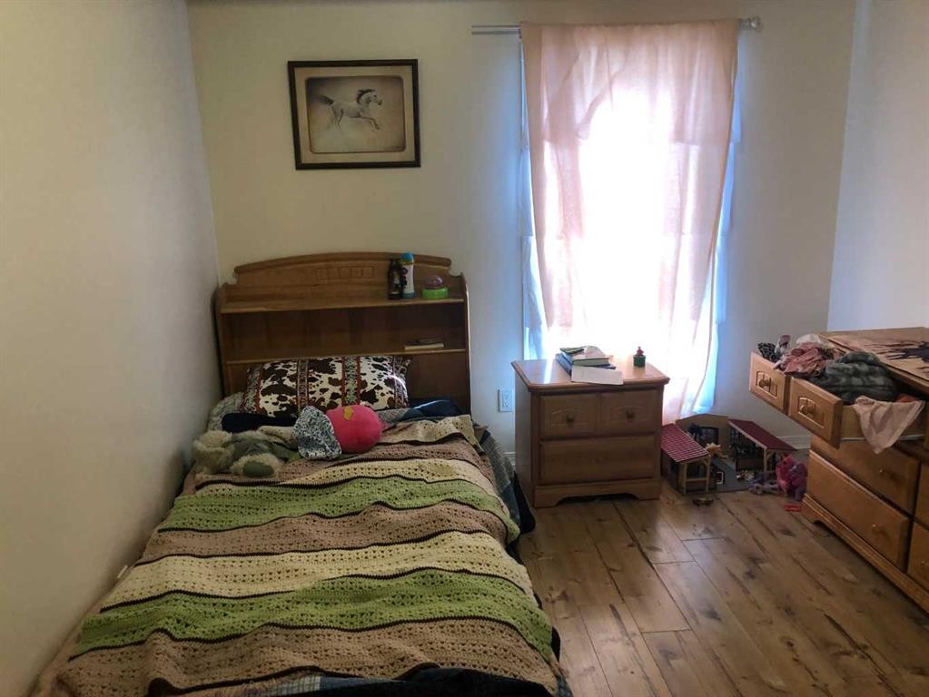 457-318 Collinge Road, Hinton, AB - Indoor Photo Showing Bedroom