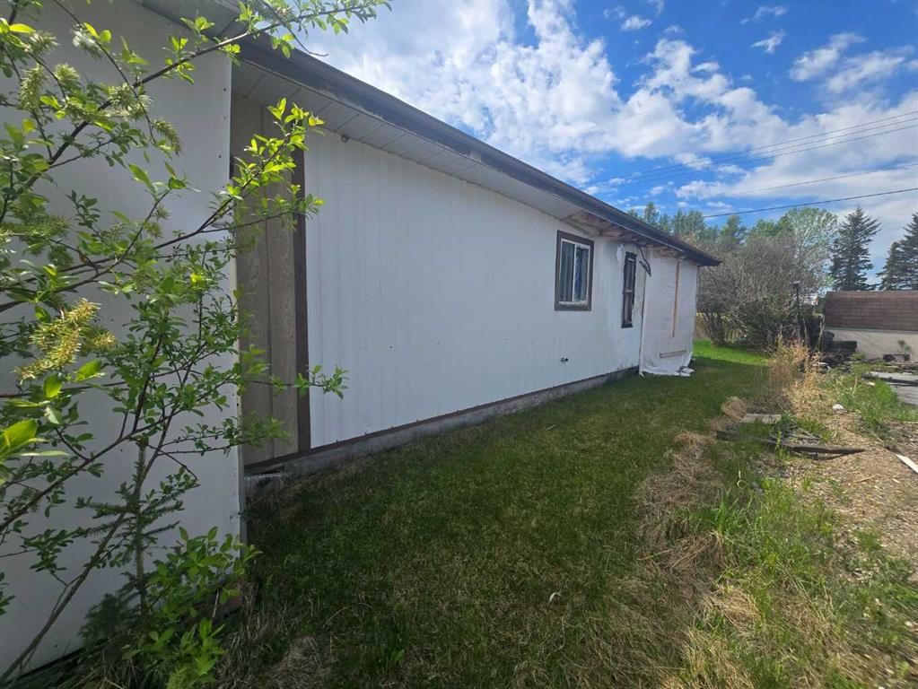 630 53Rd Street, Edson, AB - Outdoor