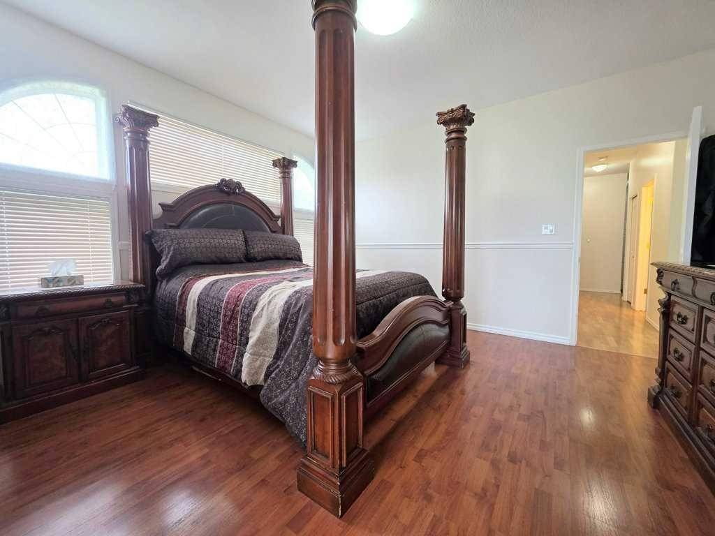 301 3 Avenue Ne, Slave Lake, AB - Indoor Photo Showing Bedroom