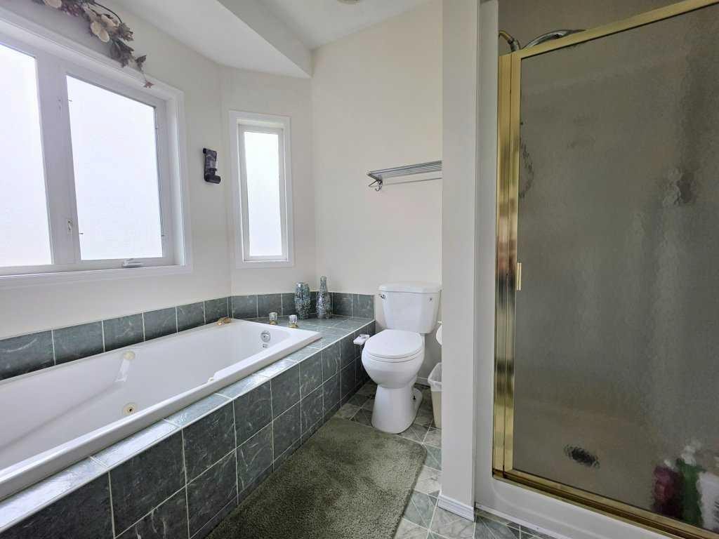 301 3 Avenue Ne, Slave Lake, AB - Indoor Photo Showing Bathroom
