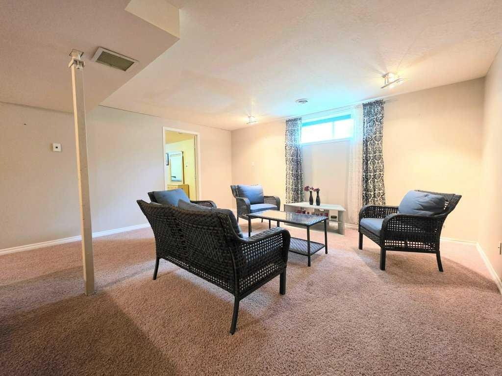 301 3 Avenue Ne, Slave Lake, AB - Indoor