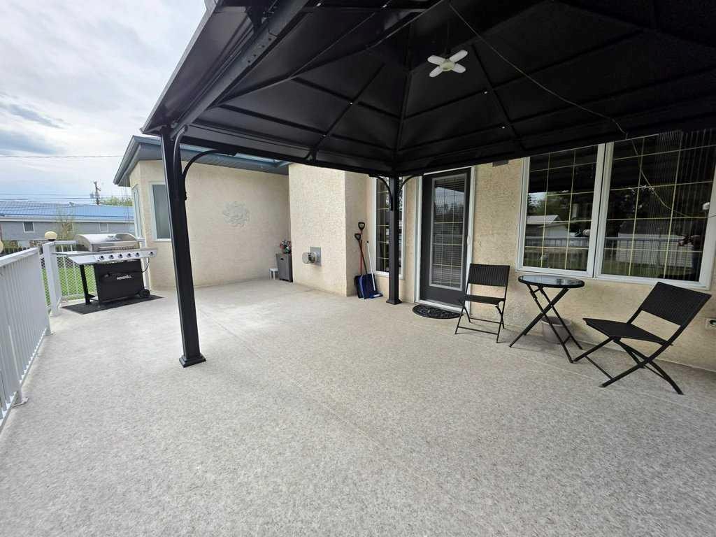 301 3 Avenue Ne, Slave Lake, AB - Outdoor With Exterior