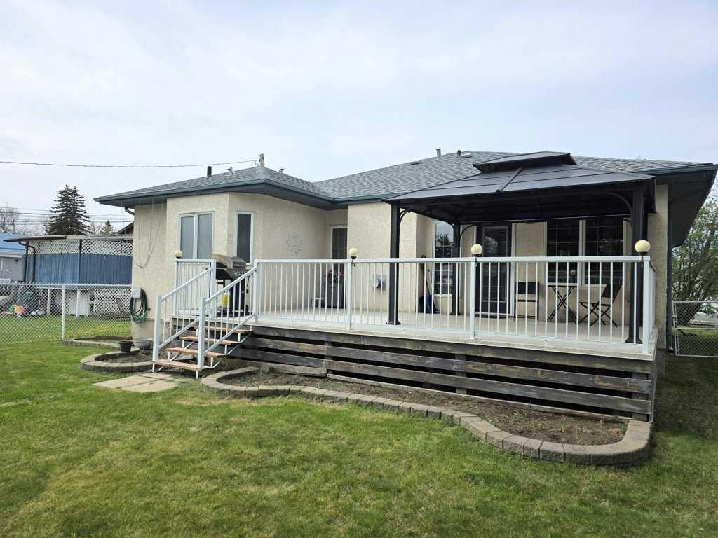 301 3 Avenue Ne, Slave Lake, AB - Outdoor With Deck Patio Veranda