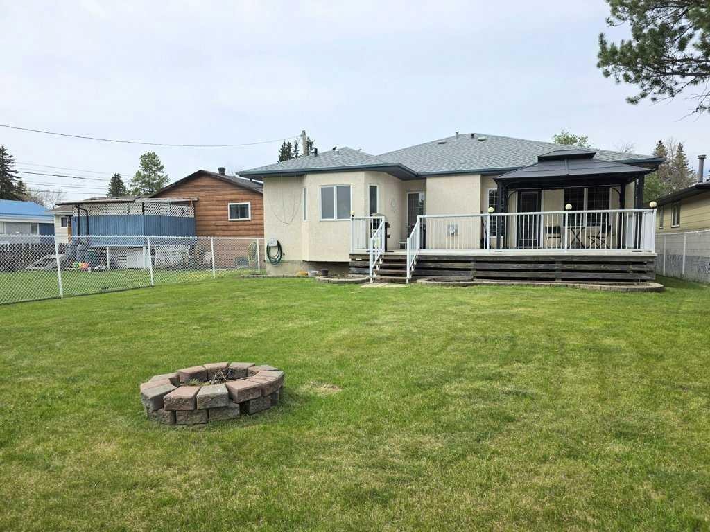 301 3 Avenue Ne, Slave Lake, AB - Outdoor With Deck Patio Veranda