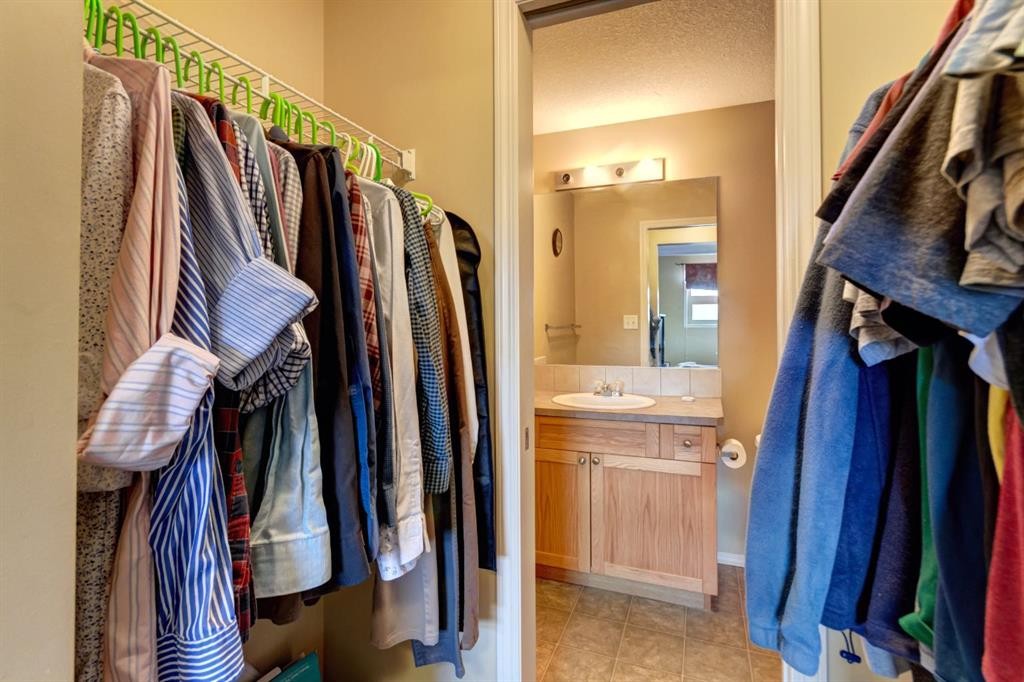 202-186 Kananaskis Way, Canmore, AB - Indoor With Storage