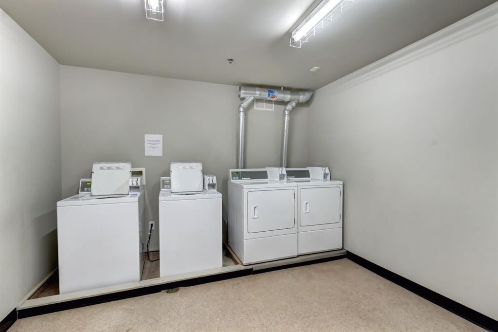 202-186 Kananaskis Way, Canmore, AB - Indoor Photo Showing Laundry Room